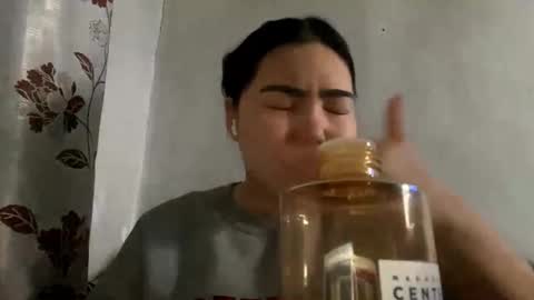 Molly online show from 12.23.25