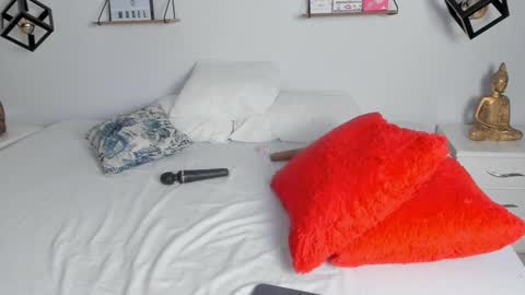 Nitha Gonzalez online show from 02.10.25