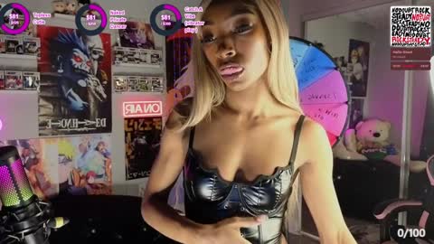 Snapshot of niviawolfe chatting on 12.09.24 NIVIA WOLFE online show from 12.09.24