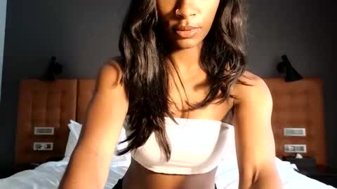 NIVIA WOLFE online show from 02.15.26