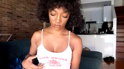 Snapshot of niviawolfe chatting on 05.03.26 NIVIA WOLFE online show from 05.03.26