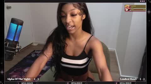 Snapshot of niviawolfe chatting on 05.30.26 NIVIA WOLFE online show from 05.30.26