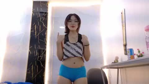 Snapshot of nix_siren chatting on 07.16.26 online show from 07.16.26