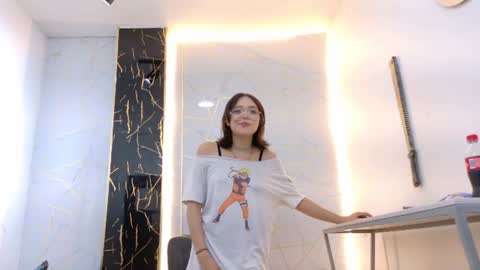 Snapshot of nix_siren chatting on 07.27.26 online show from 07.27.26