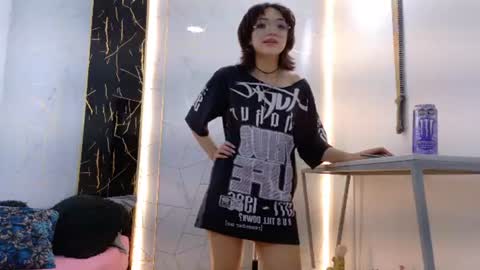 Snapshot of nix_siren chatting on 07.30.26 online show from 07.30.26