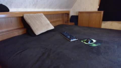 nixan85 online show from 10.04.25