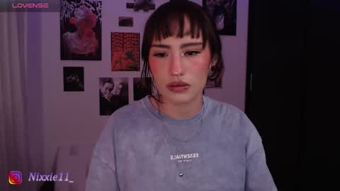 Nixxie  online show from 11.14.25