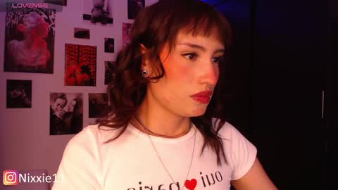 Nixxie  online show from 11.17.25