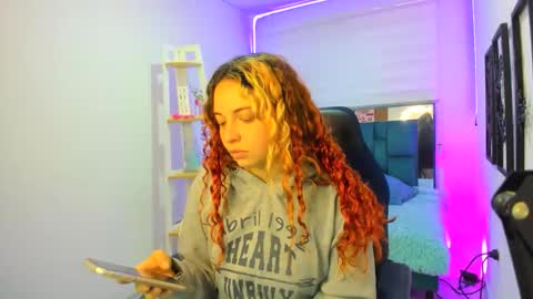 nixy_fresa online show from 10.17.25