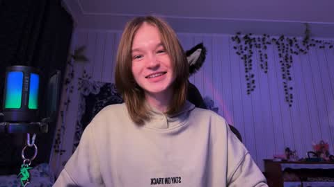 Snapshot of nloraaa chatting on 12.14.24 Tears Lora online show from 12.14.24