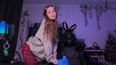 Snapshot of nloraaa chatting on 01.12.25 Tears Lora online show from 01.12.25