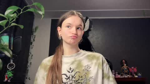 Snapshot of nloraaa chatting on 03.05.25 Tears Lora online show from 03.05.25