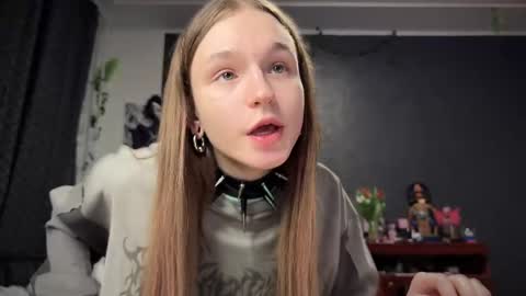 Snapshot of nloraaa chatting on 03.09.25 Tears Lora online show from 03.09.25