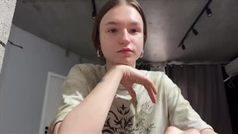 Snapshot of nloraaa chatting on 09.19.25 Tears Lora online show from 09.19.25