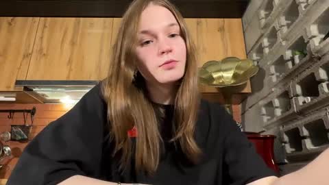 Snapshot of nloraaa chatting on 04.02.26 Tears Lora online show from 04.02.26