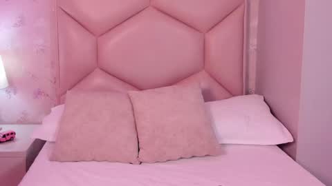   ambarsulliva  online show from 02.18.25