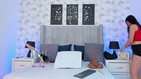 NATHALIA MORENO online show from 09.12.25