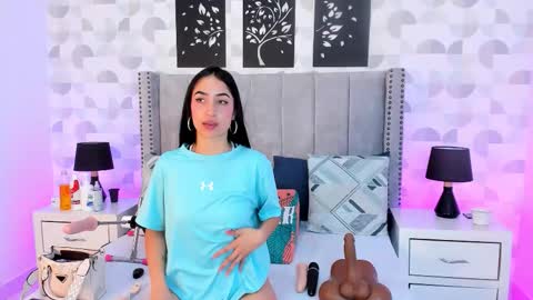 NATHALIA MORENO online show from 10.11.25