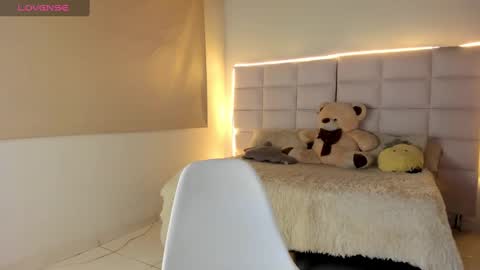 Snapshot of noah__ds chatting on 12.17.24 Noah online show from 12.17.24