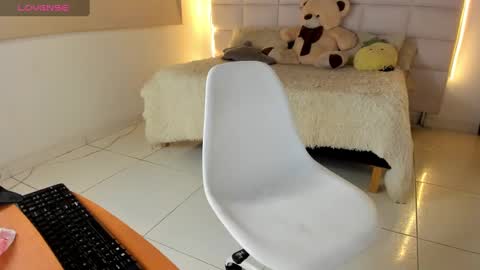 Snapshot of noah__ds chatting on 12.18.24 Noah online show from 12.18.24