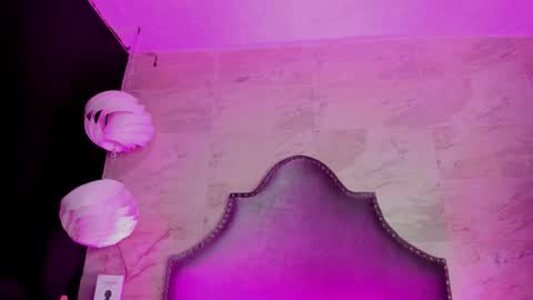 Zoe  online show from 04.15.26