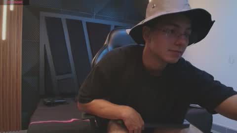 Snapshot of noah_clarkk chatting on 02.08.26 Noah online show from 02.08.26
