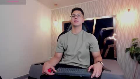 Snapshot of noah_clarkk chatting on 03.01.26 Noah online show from 03.01.26