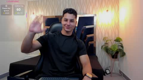 Snapshot of noah_clarkk chatting on 04.06.26 Noah online show from 04.06.26