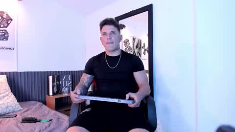 Snapshot of noah_dawsondy chatting on 10.16.25 Noah online show from 10.16.25