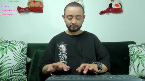 Snapshot of noah_devil chatting on 12.30.24 Noah online show from 12.30.24