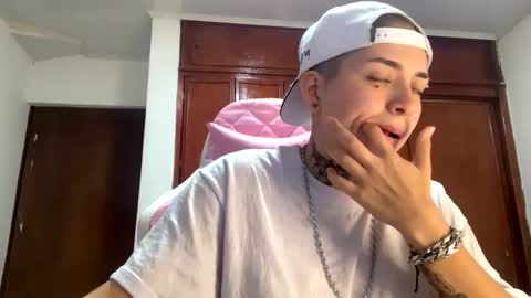 Snapshot of noah_martini chatting on 01.25.25 noah hehim online show from 01.25.25