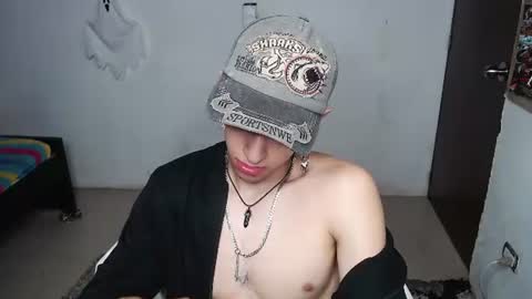 Snapshot of noah_sokolov_ chatting on 07.23.26 Kervs online show from 07.23.26