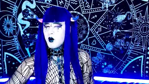 caroline online show from 12.22.25