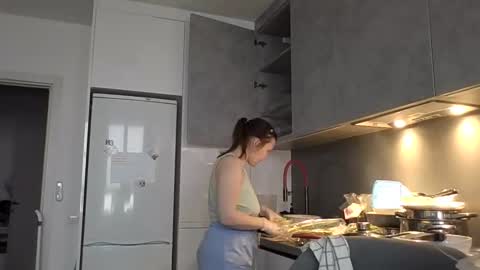 Snapshot of nodarell chatting on 11.23.25 nodarell online show from 11.23.25