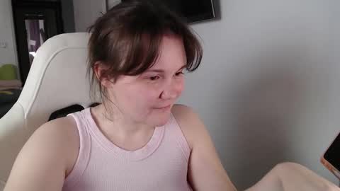 Snapshot of nodarell chatting on 11.30.25 nodarell online show from 11.30.25