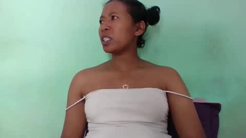 Snapshot of noellah chatting on 04.12.26 noellah online show from 04.12.26