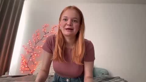 Snapshot of noelleclacher chatting on 06.24.26 Elly online show from 06.24.26