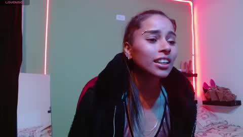 Noha Thomson online show from 02.17.25