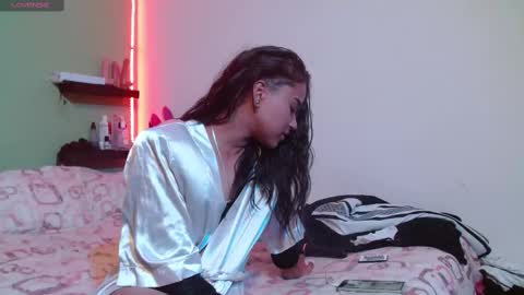 Noha Thomson online show from 02.27.25