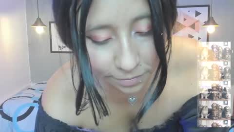 Snapshot of nohemi_louse chatting on 03.10.25 Nohemi online show from 03.10.25