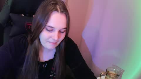 noir_ember_ online show from 11.04.25