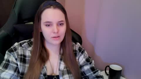 noir_ember_ online show from 02.20.26