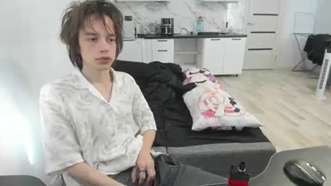 Snapshot of nolan_sagee chatting on 06.13.26 nolan_sagee online show from 06.13.26