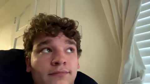 Snapshot of noname763904 chatting on 04.28.26 Curly online show from 04.28.26