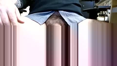 Snapshot of nopantbsx chatting on 02.14.25 The Best Ever online show from 02.14.25