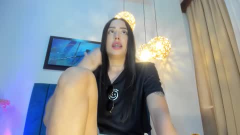 Nora Da Silva online show from 11.30.25