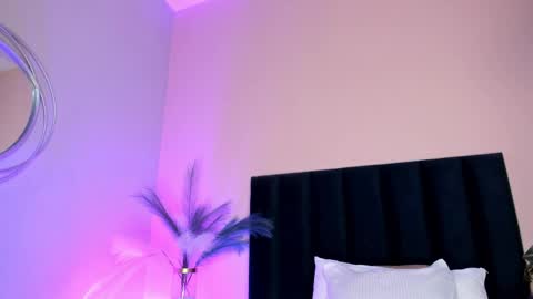 Nora Da Silva online show from 04.08.26