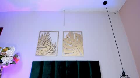 Nora Da Silva online show from 04.21.26