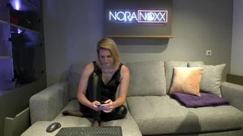 Snapshot of nora_noxx chatting on 06.06.26 NoraNoxx online show from 06.06.26