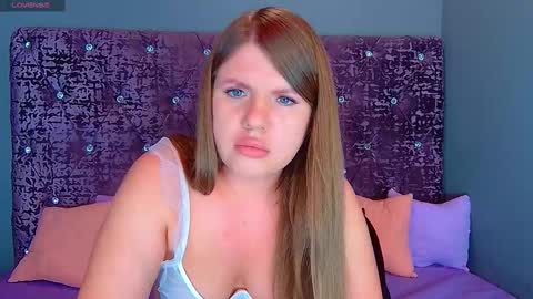 Nora online show from 02.11.25